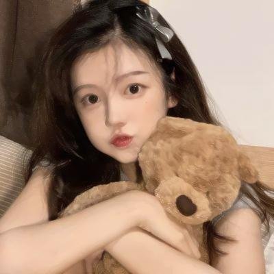 “吃吃”的爱海报